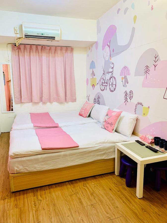 Feng Jia Kitty House Daire Taichung Dış mekan fotoğraf