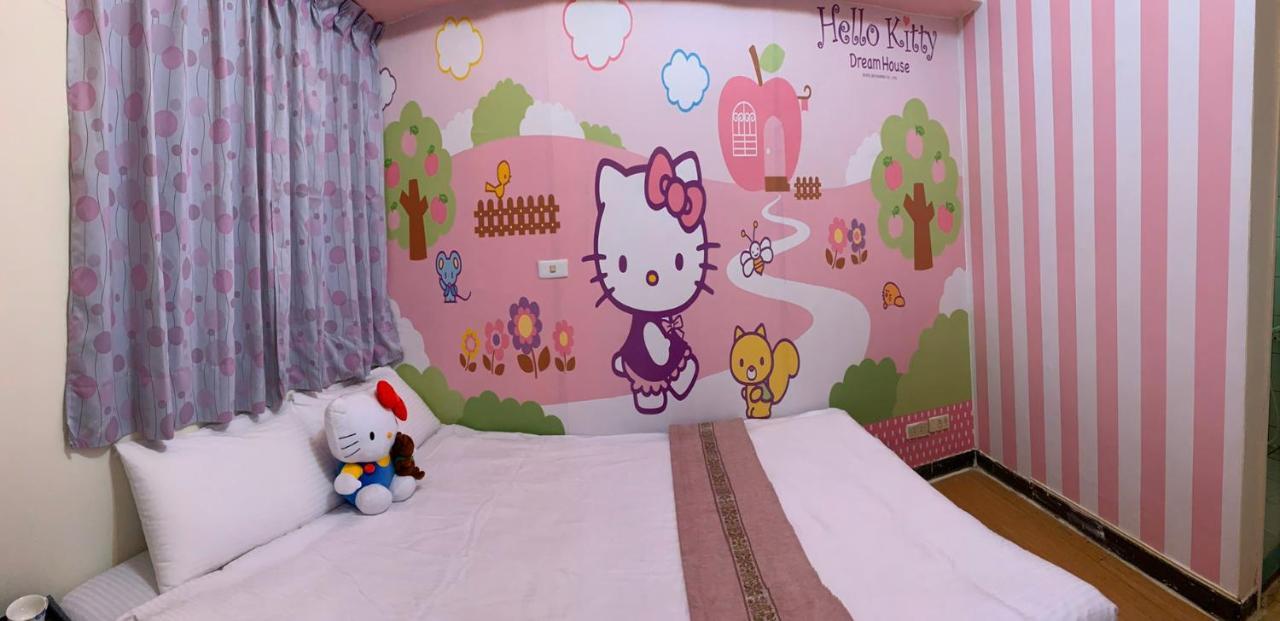 Feng Jia Kitty House Daire Taichung Dış mekan fotoğraf