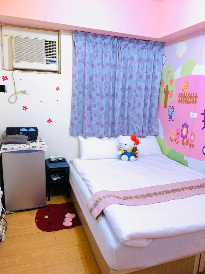 Feng Jia Kitty House Daire Taichung Dış mekan fotoğraf